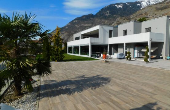 Splendide villa d&rsquo;architecte divisé en 2 appartements superposés