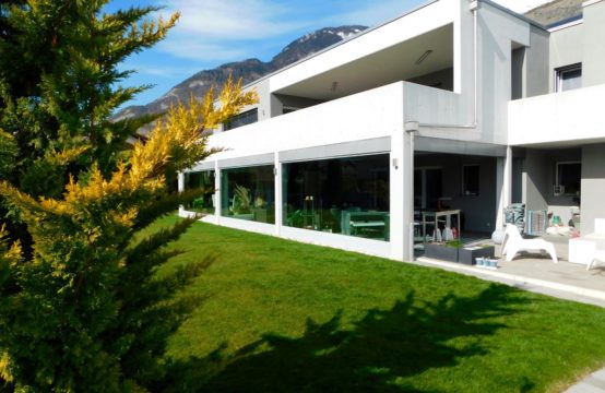 Splendide villa d&rsquo;architecte divisé en 2 appartements superposés