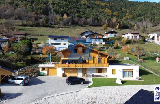 Superbe maison 6.5 pièces à Erde &#8211; Un écrin de lumière sur le Coteau du Soleil